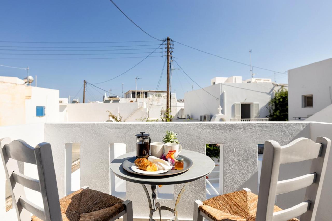 Pelican Paros Bagian luar foto